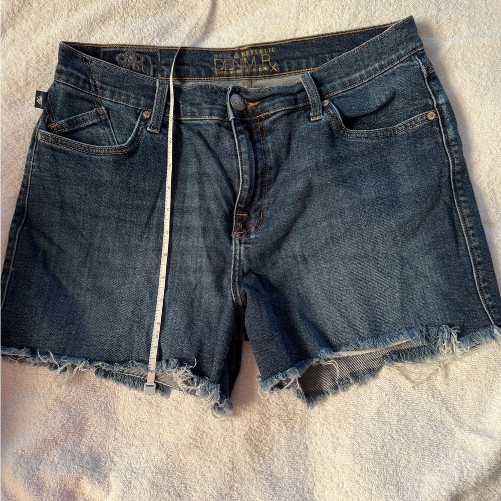 Rock & Republic Dark Blue Denim Shorts with Frayed Hem sz 12